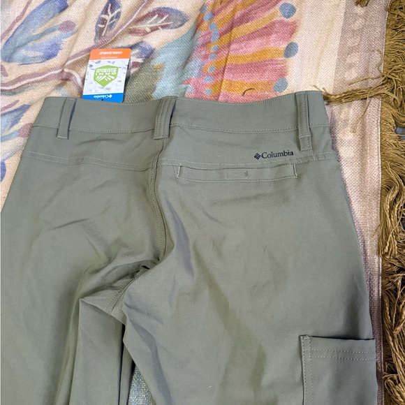 Women’s Columbia Pants - Picture 4 of 8